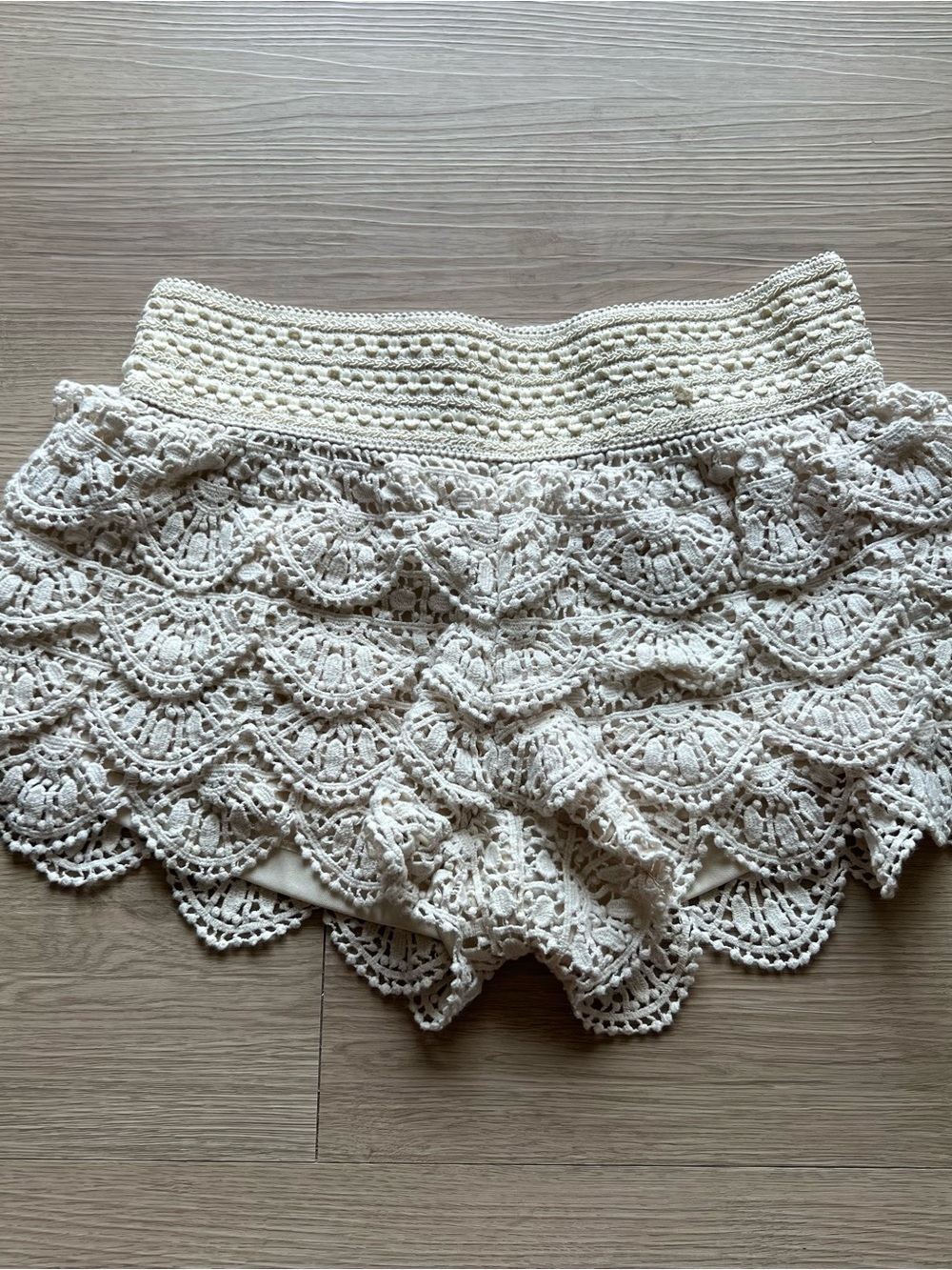 Tiered Lace Cream Shorts